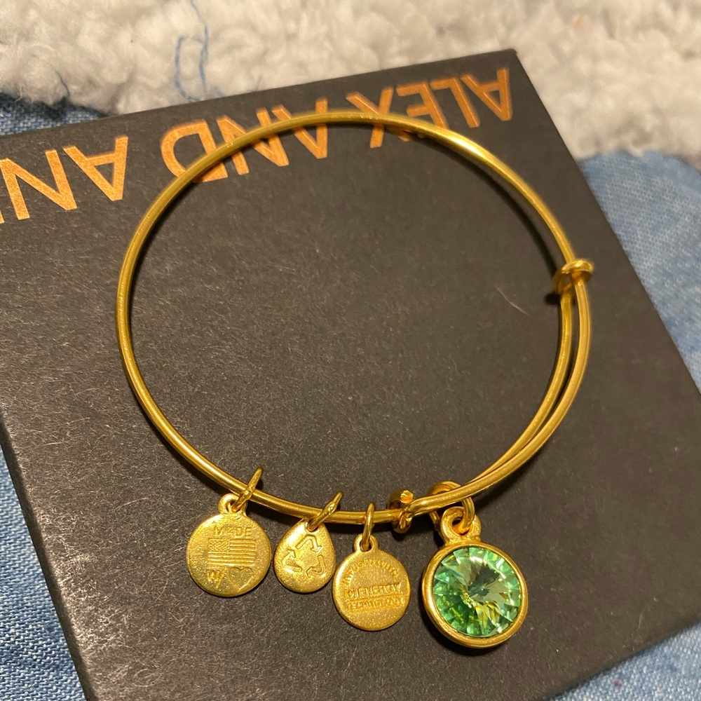 alex and ani august birthstone bracelet never worn!!